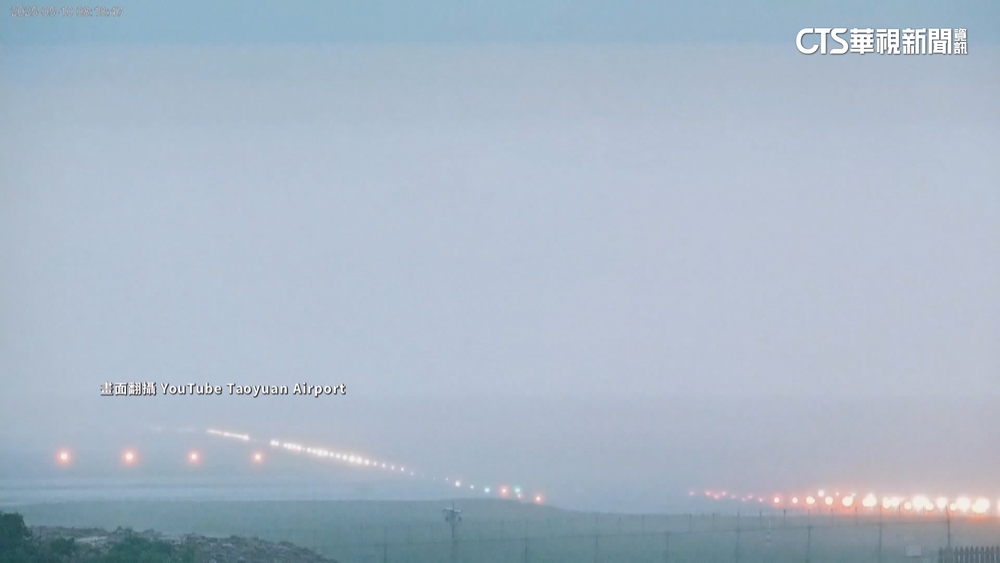 桃機雷擊.閃電不斷　樂桃「沖繩飛桃機」折返