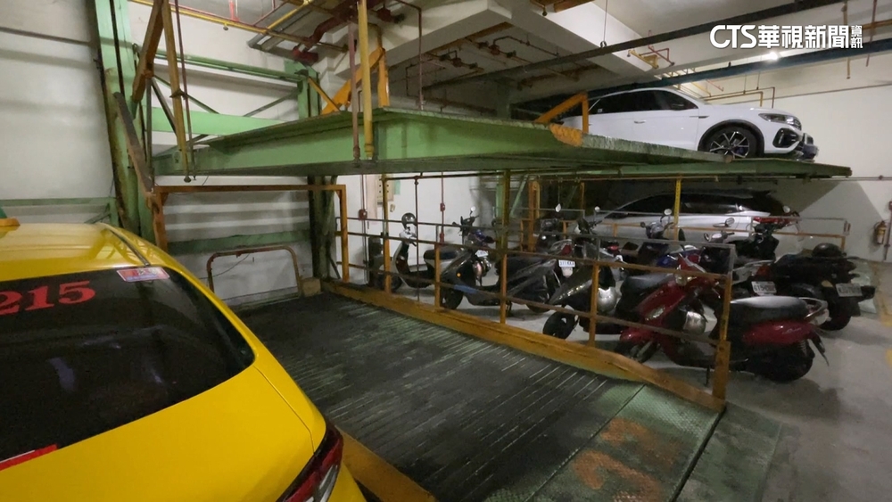 不知機械車位有人？　婦按「停車鍵」害鄰居車損判賠3萬6