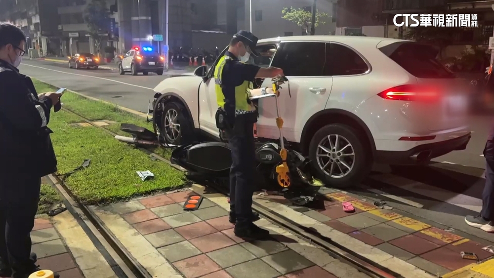 酒駕疑闖紅燈衝撞機車　騎士噴飛送醫不治