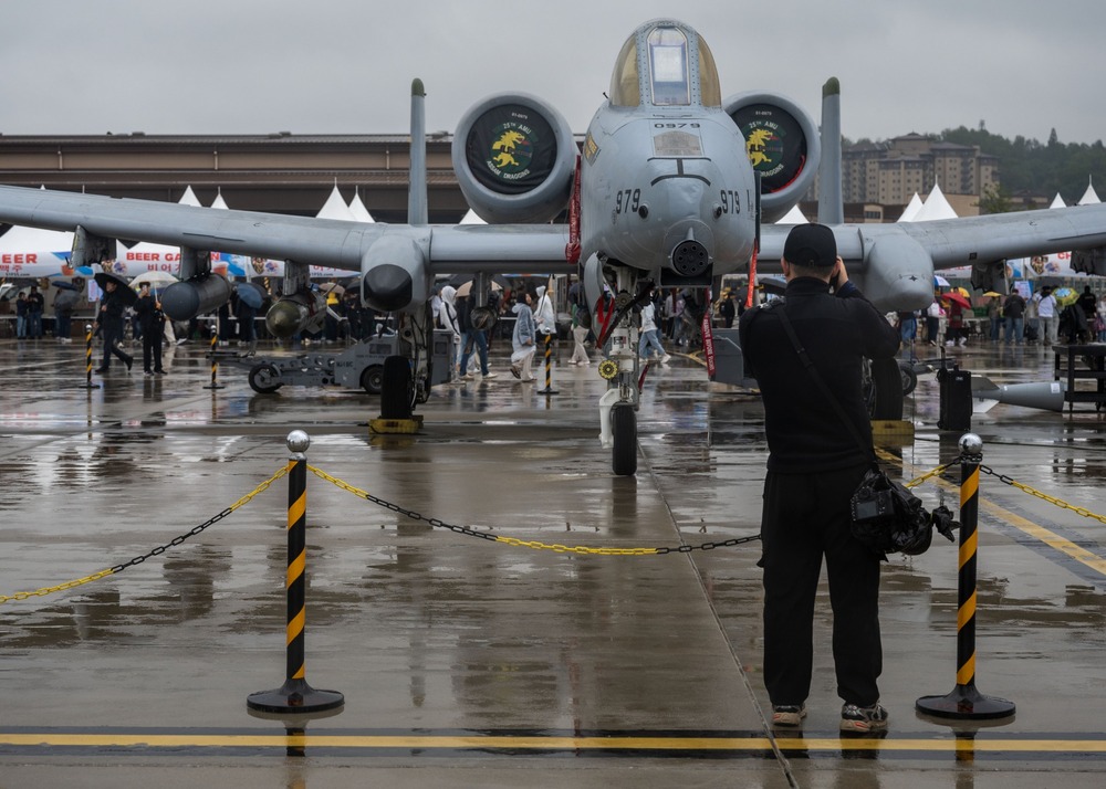 駐韓美軍空軍基地辦航空展「禁中國、台灣人入場」　2台男3度闖入、非法拍攝遭逮
