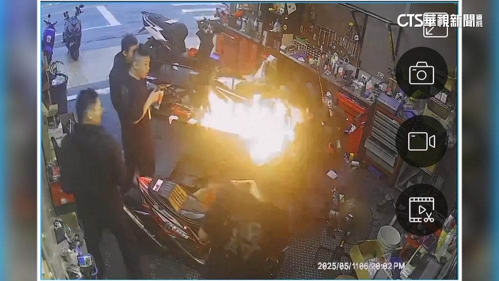 轟！　機車行學徒誤拿噴槍烘乾清潔劑　瞬間引燃