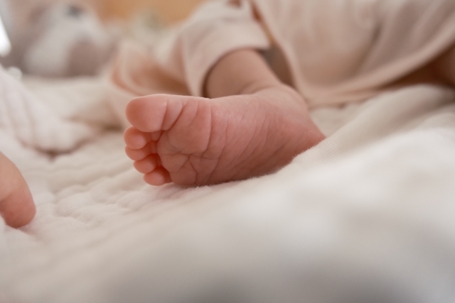 新冠疫情升溫！近萬人上週就診　11個月大男嬰重症進加護