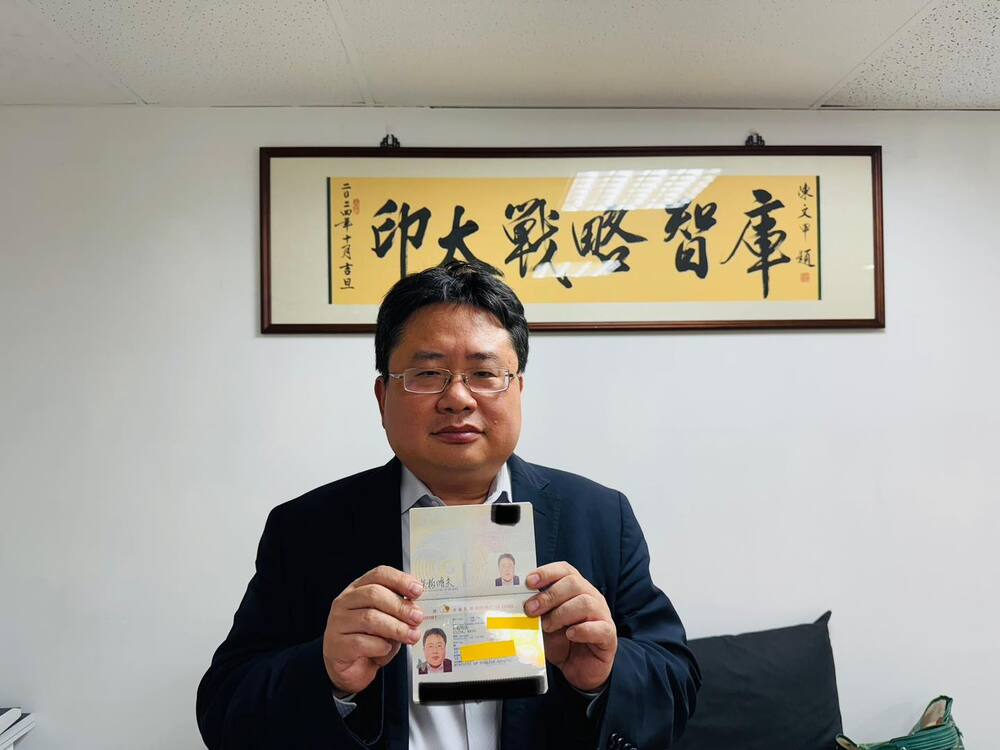 遭國民黨檢舉「外國人」幫罷團助講　矢板明夫曬護照：我是台灣人