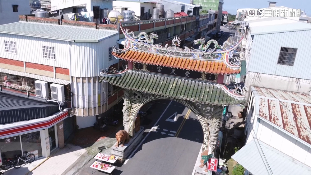 白沙屯媽祖首駐駕　南投受天宮60年牌樓要拆了！