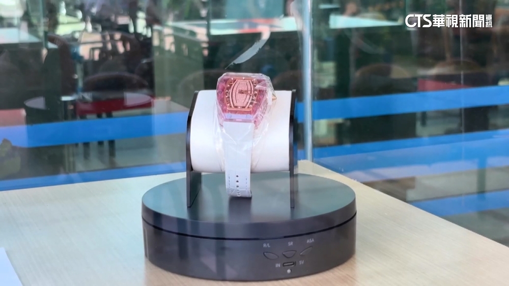 破法拍記錄！　3900萬拍出RM限量粉色藍寶石鑽錶