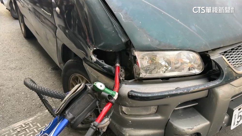 大社國小前酒駕又違規　男童遭撞「單車插進車燈」斷兩指