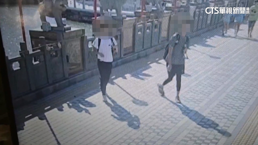 少年闖高雄蓮池潭釣錦鯉　廟方勸阻「換位子照釣」