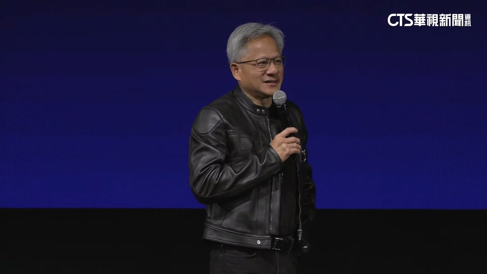 驚喜！　聯發科送黃仁勳夜市水果.緯穎送「兔子」