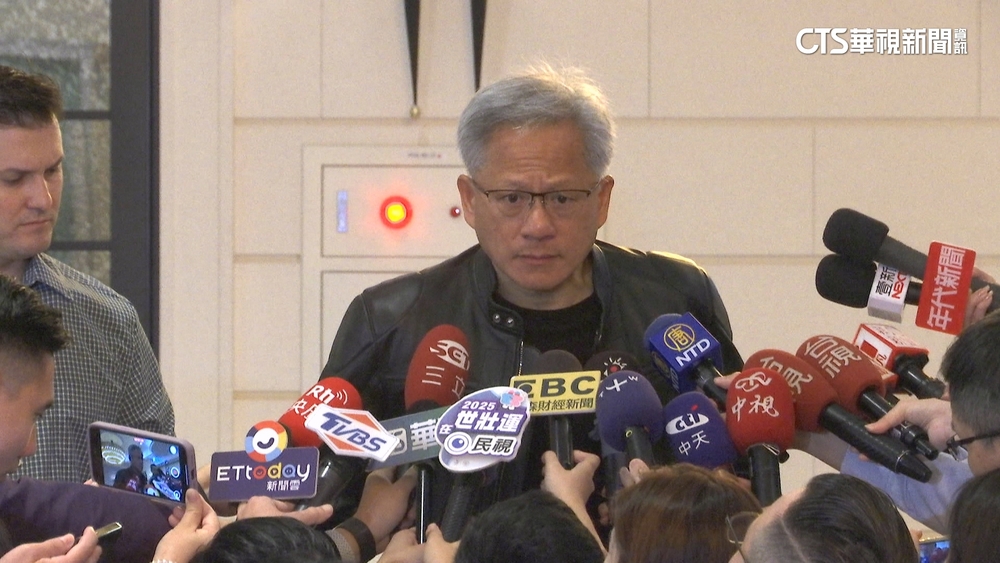 黃仁勳「美中台」通吃？　外媒：成「地緣政治明星」