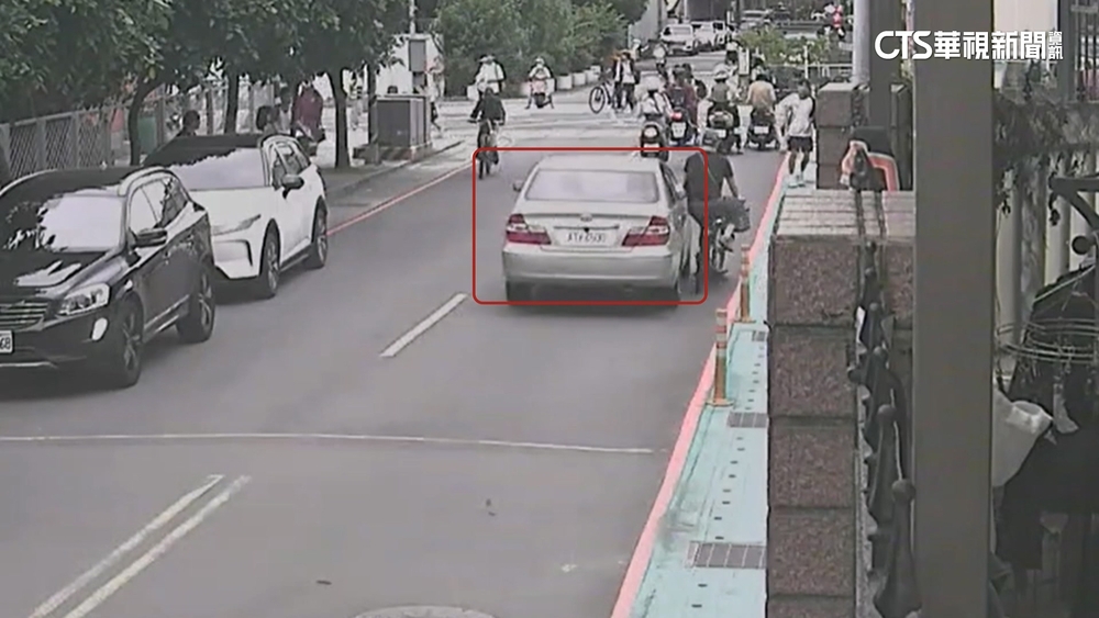 網傳翁「路怒症」蓄意衝撞女騎士　三峽警：純屬臆測