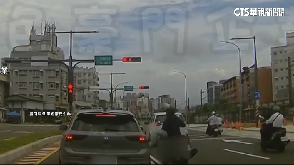 騎士攔車怒罵還踹車「竟稱是認錯人」　警介入偵辦