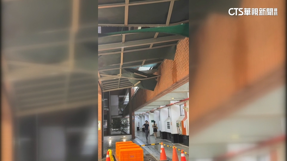 雷電交加！捷運列車一度卡軌道　台師大遮雨棚疑遭雷擊