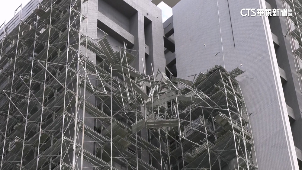 台中南區建案工地鷹架斷裂　2工人13樓墜地送醫亡