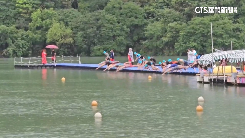 水質挨批？「梅花湖」比鐵人三項　選手：能見度至少1米半