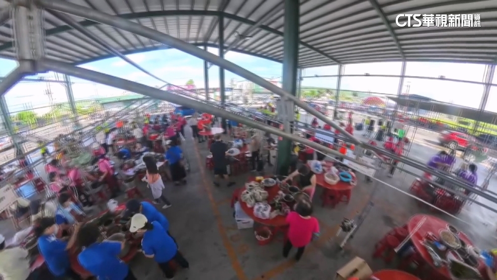 千人包粽大比拚！　南部口味vs.異國風味同場飄香