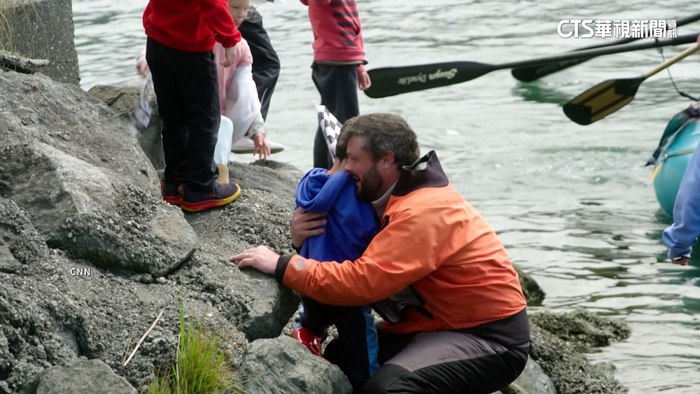 偉大父愛！為罕病兒籌治療費　美國男泛舟200公里