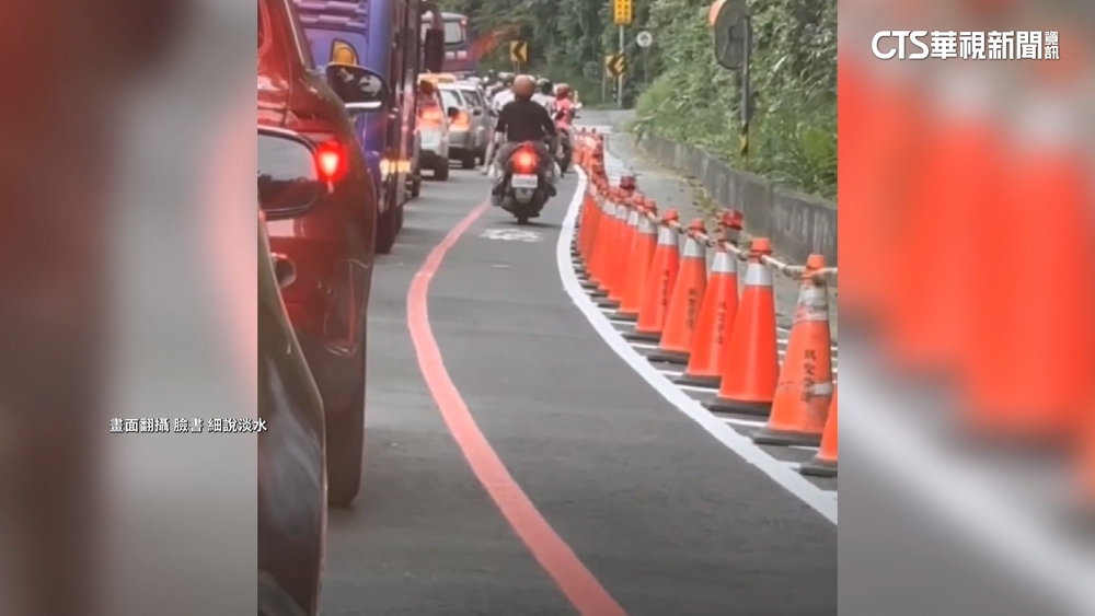 危！人行道劃槽化線和車道間　民眾批「行人夾縫中生存」