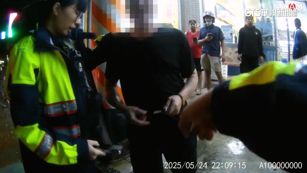 楊男撞人後拖行1.5公里...　目擊者敲窗跪求停車