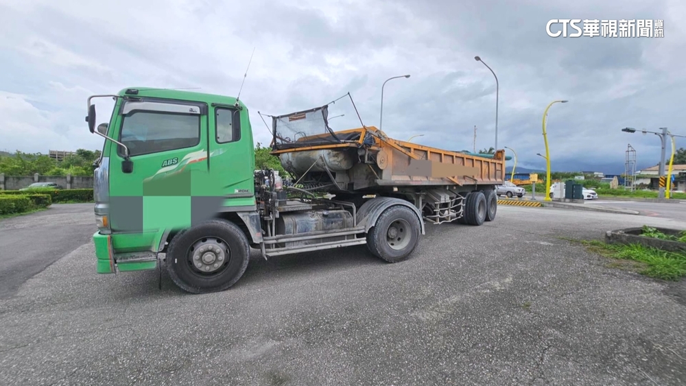 砂石車右轉撞騎士腳骨折　稱「不知車禍」肇逃送辦
