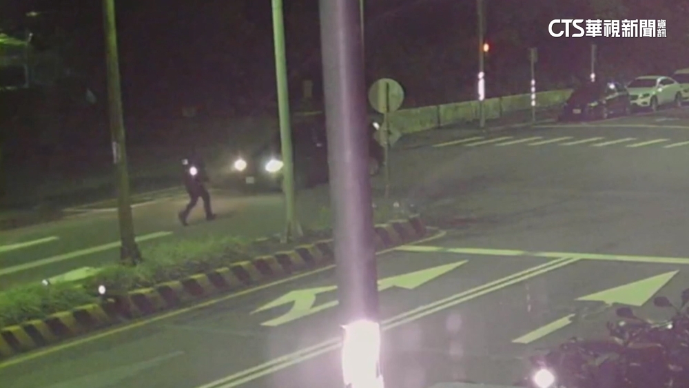 拒檢逃逸撞警車！　汐止警連開4槍.逮2名通緝犯