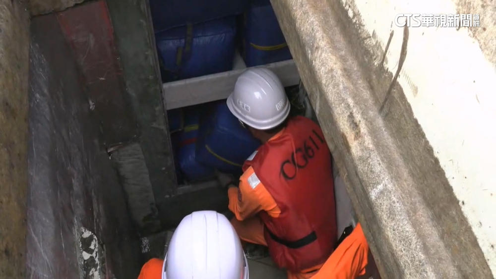 攔走私漁船　海巡登船破解「密艙」搜402kg大麻