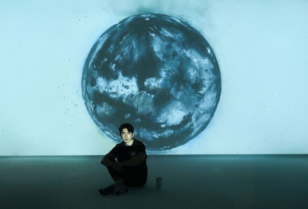 傅孟柏化身2025台北電影節「看電影約嗎」周邊設計師玩轉「正負片」