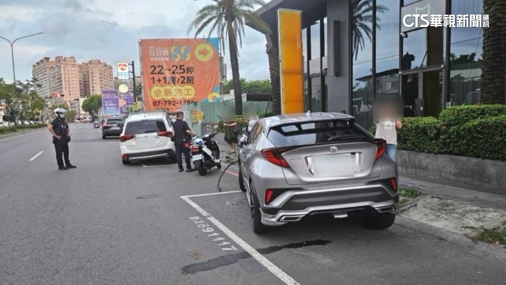 又見「高齡暴衝」？　66歲婦鬼切撞2車　車主喊倒楣