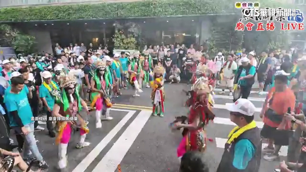 遶境擺陣打招呼「時間差」？　互認對方沒禮貌火爆開打