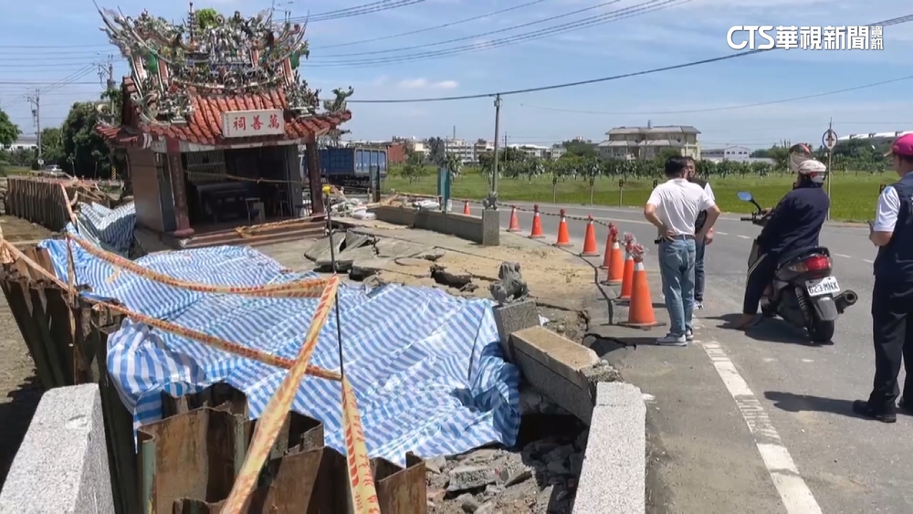 民雄萬善祠遇大雨傾斜　居民憂地基掏空隨時倒塌