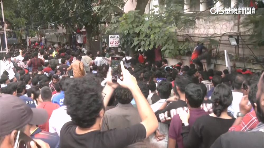 印度大規模踩踏意外！　板球奪冠慶祝爆推擠至少11死