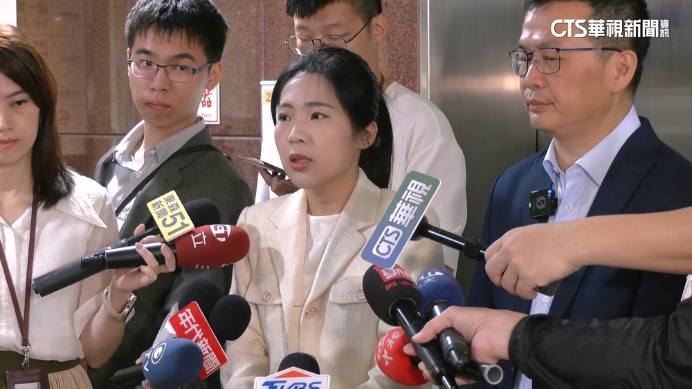 遭爆搭公務車反罷　徐巧芯秀監視器：報稅活動「公務」