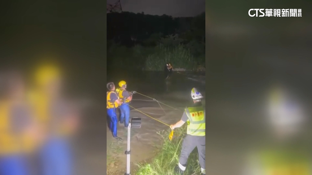 消防救援受困沙洲男　徒步越烏溪險遭沖走驚險救回