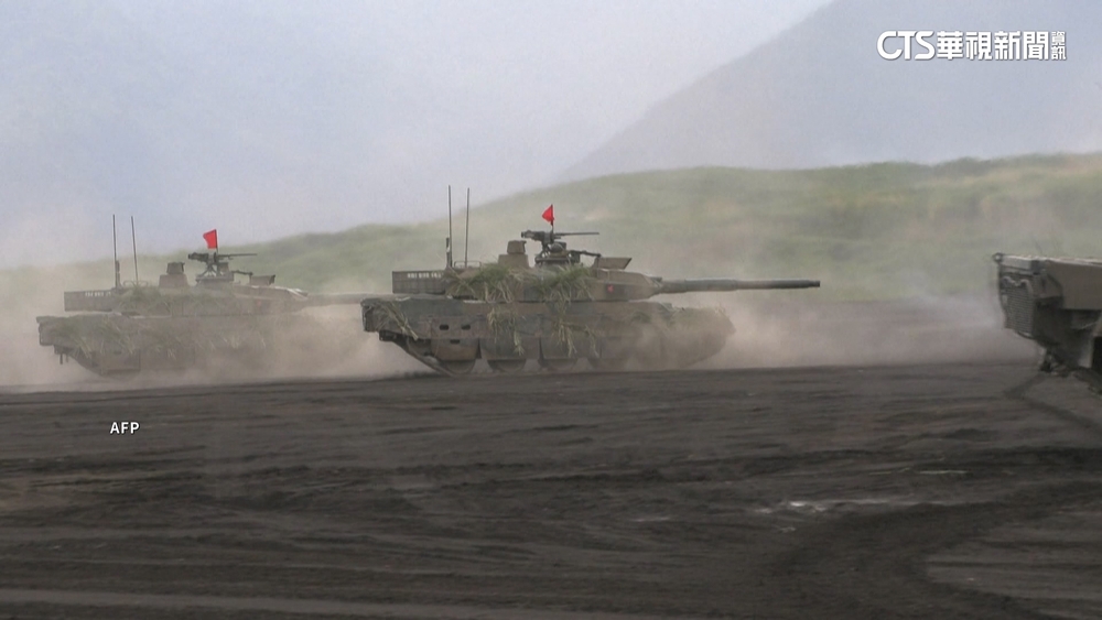 日「富士綜合火力演習」　自衛隊員模擬反奪島