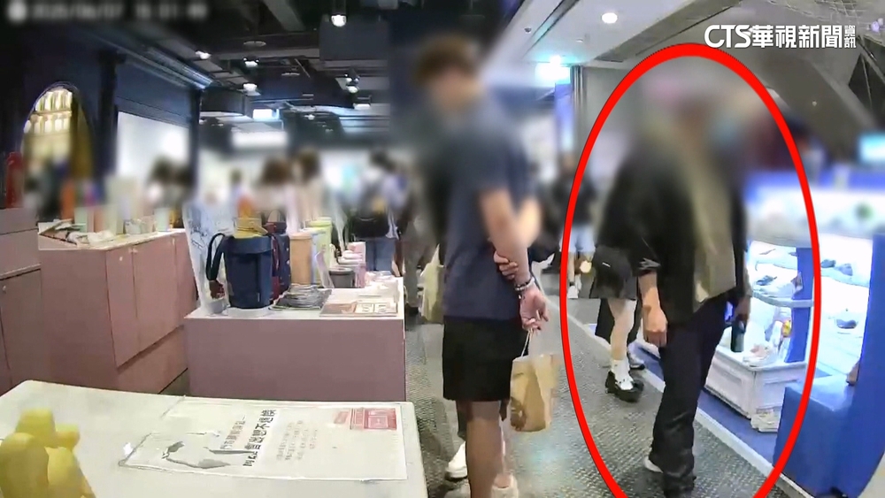 百貨櫃位徘徊觀察　男誆買大量商品以支開店員行竊
