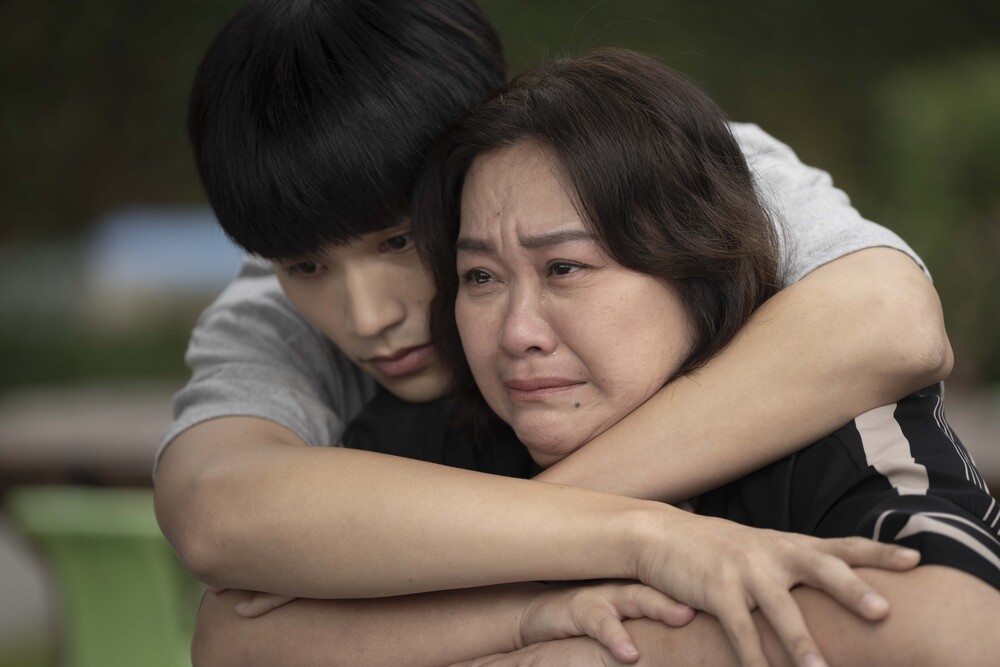 《拜六禮拜》首播收視開紅盤！網讚：忍不住一直看