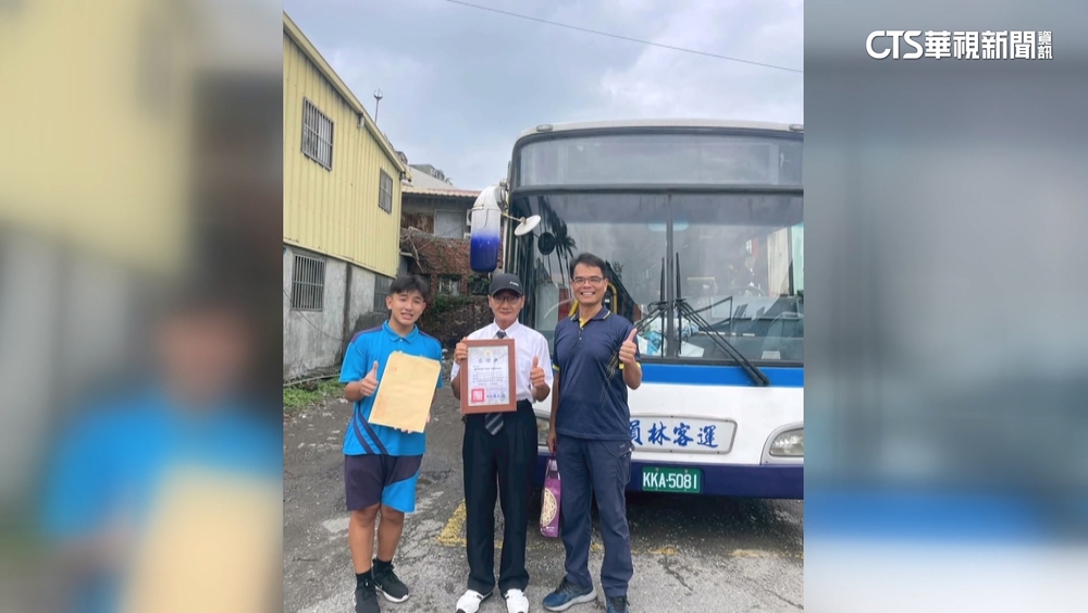 彰化「最暖公車司機」！　末班車守護夜歸國三生