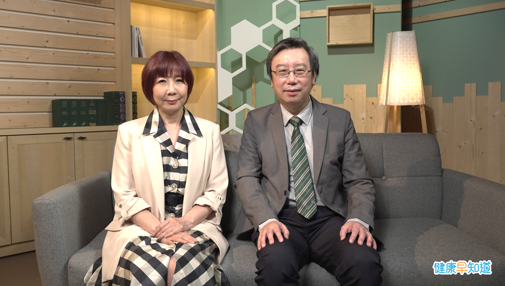 （左）節目主持人洪素卿、（右）林口長庚醫院腎臟科主治醫師 陳永昌醫師