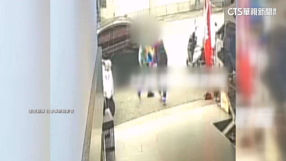 不滿機車行兩度「沒修好車」　男氣憤出腳踹老闆