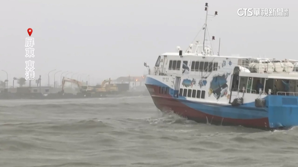 交通船變「海盜船」嚇哭小孩　東琉線緊急停駛