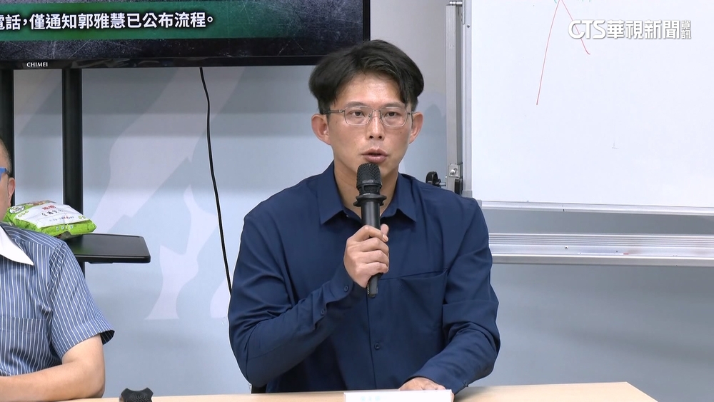 國安簡報黃國昌拒絕後朱立倫跟進　綠籲別失高度