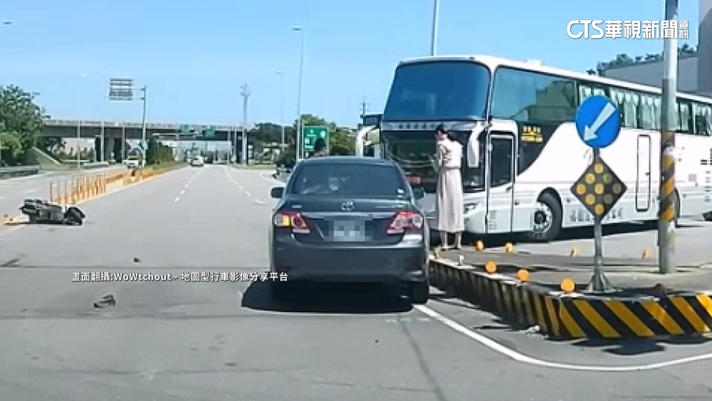 闖燈撞騎士害「倒立慘摔」　駕駛稱陽光刺眼