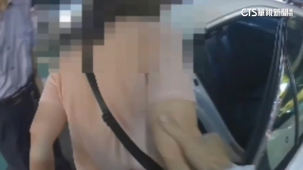 鎖定逢甲夜市人潮多　女扒手偷竊.遇埋伏警就擒