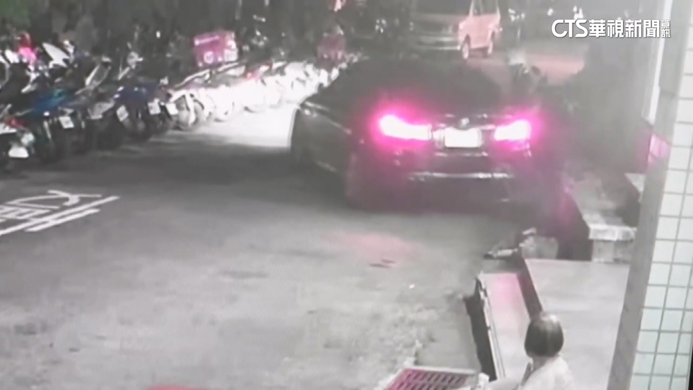 通緝犯遇警心虛逃！　亂撞44台車　躲5hrs雲林口湖落網