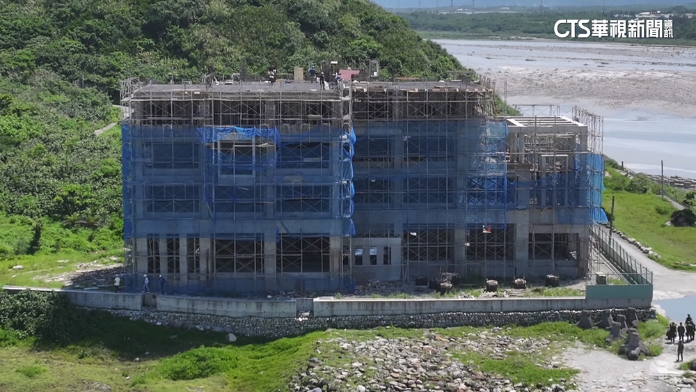 國家級濕地旁遭疑蓋「超大民宿」　縣府：一切合法