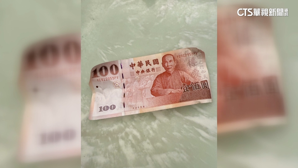 偷採荷花留百元鈔！　地主無奈嘆：沒賣花.捐做香油錢