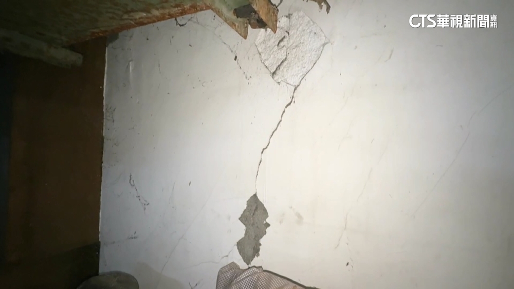 屋齡38年！住戶控管委「削柱鑽孔」　工務局：無明顯損壞