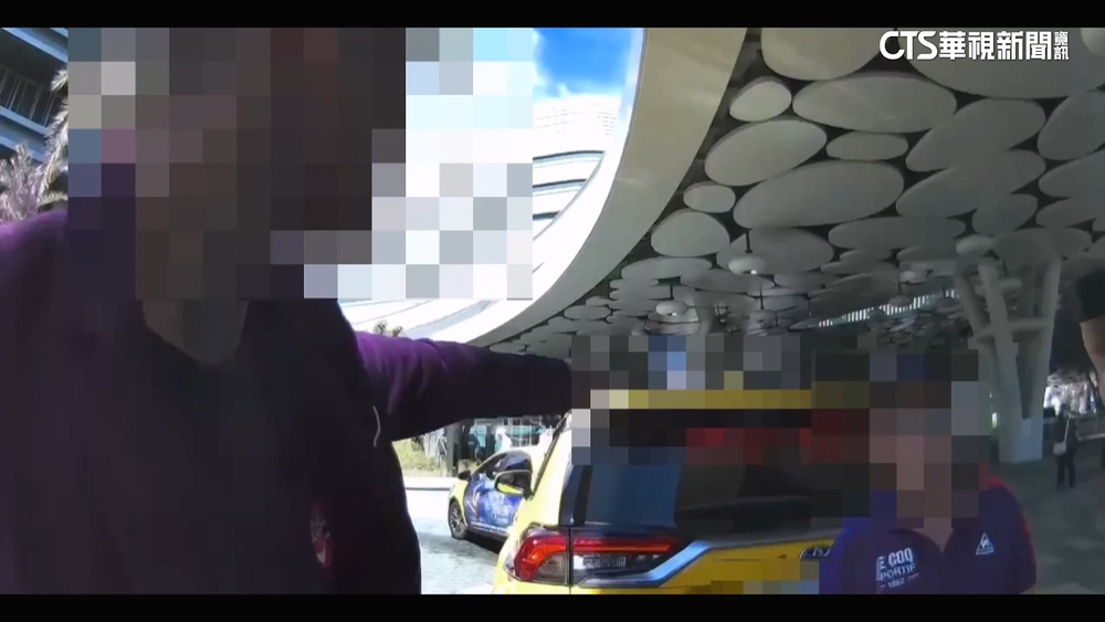 小黃載客遭阻爆衝突！排班車控插隊　警：涉強制罪