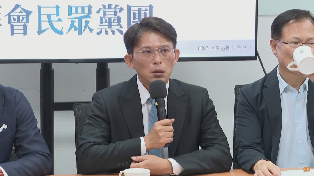 藍白全力反罷免！黃國昌下令民眾黨公職7、8月禁出國