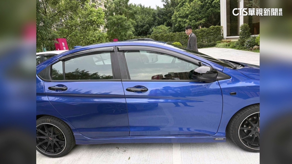 好崩潰！原廠烤漆有色差如「拼裝車」　車廠：進入調解