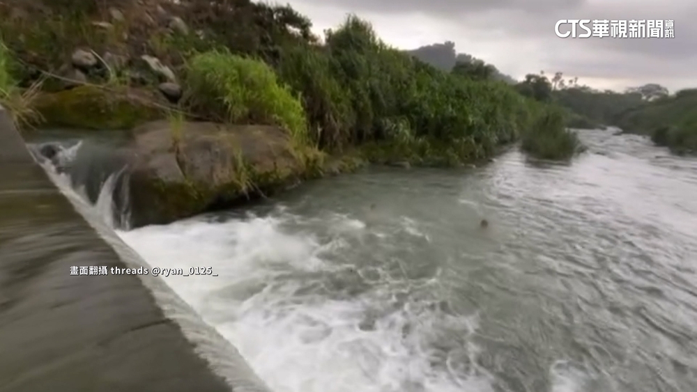 開心跳水遇雨溪流瞬間暴漲　民眾驚：5分鐘變調